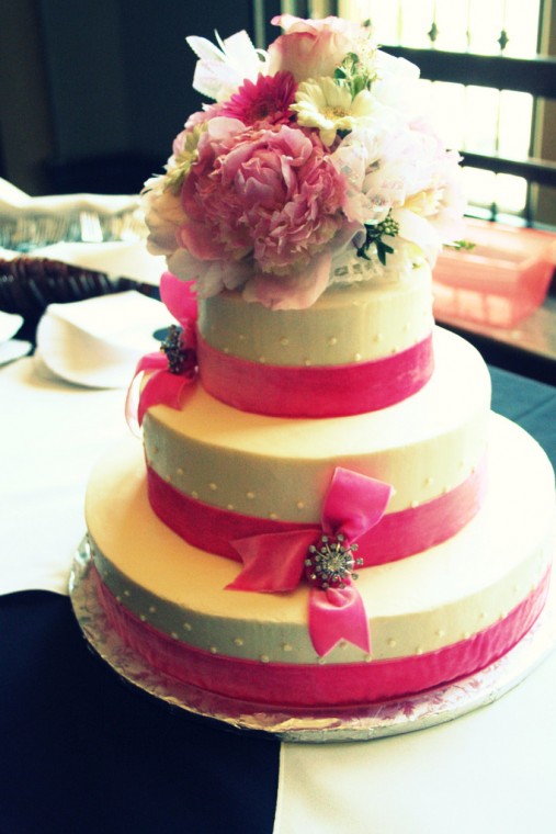 pink pinup cake